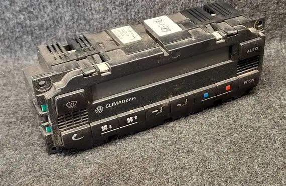 Volkswagen PASSAT B5 Climate control unit 3B1907044H