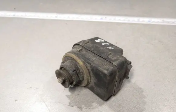 Peugeot 806 Headlight level adjustment motor 