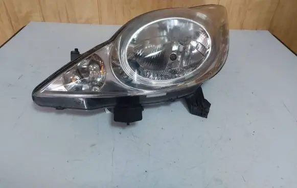 Peugeot 107 Headlight/headlamp 811500H030 89032403