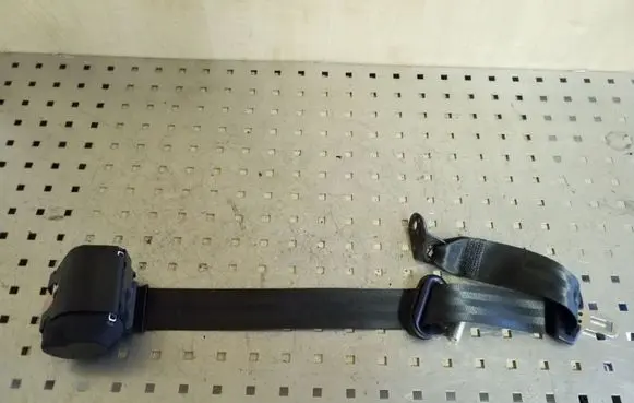 Volkswagen Polo IV 9N3 Rear seatbelt 6Q0857805A