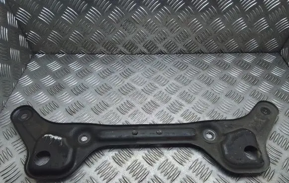 Mercedes-Benz C W204 Steering rack mounting bracket A2046280011