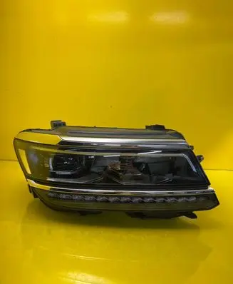 Volkswagen Tiguan Headlight/headlamp 5NB941082D