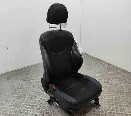 Toyota Prius+ (ZVW40) Front driver seat 7162047150 7164047120