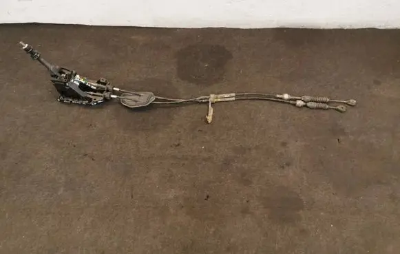 Toyota Avensis T270 Gear shift cable linkage