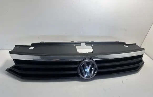 Volkswagen PASSAT B8 Front bumper upper radiator grill 3G0853653 3G0853651 3G0853651A
