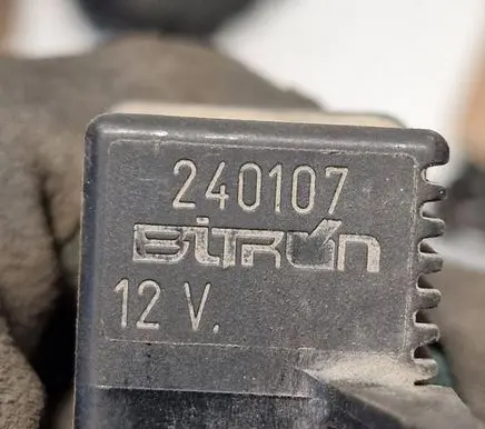 Peugeot 207 Fuel injection pump control unit/module 240107