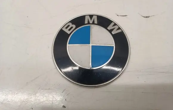 BMW 1 F20 F21 Manufacturer badge logo/emblem 7288752
