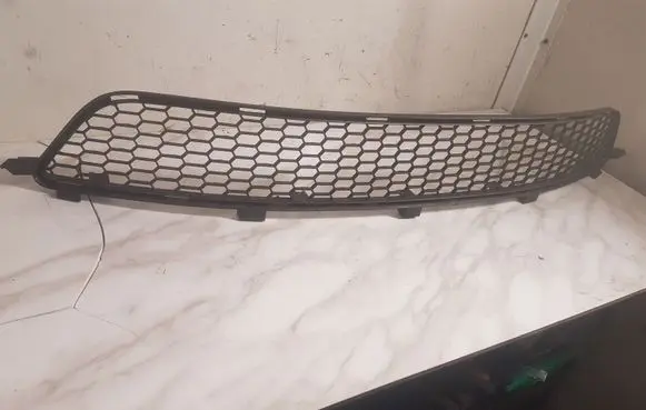 Lexus IS 220D-250-350 Front bumper lower grill 5311253010