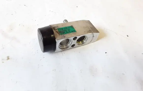 KIA Sorento Air conditioning (A/C) expansion valve F108JD6LA01 52335990
