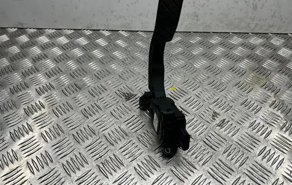 Audi A6 S6 C6 4F Accelerator throttle pedal 8K1721523 6PV00950500