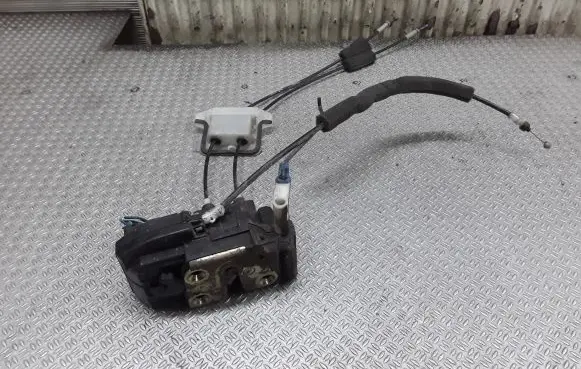 Nissan Murano Z50 Front door lock