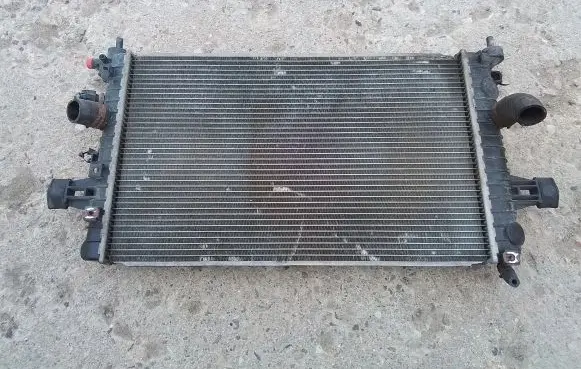 Opel Astra H Coolant radiator