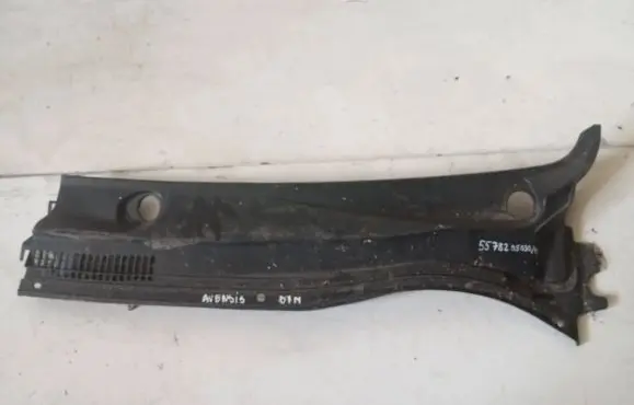 Toyota Avensis T250 Wiper trim 5578205030