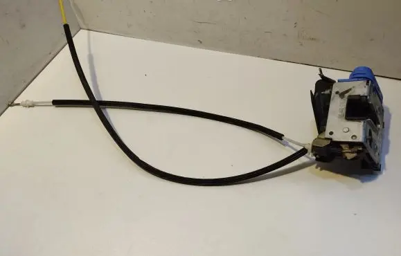 Audi A4 S4 B5 8D Rear door lock 4A0839016