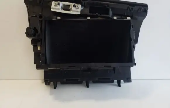 Glove box