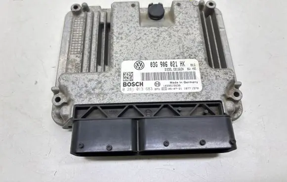 Volkswagen Touran I Engine control unit/module 03G906021HK