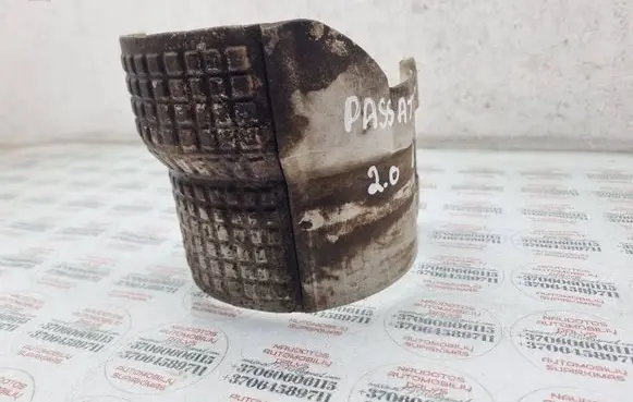 Volkswagen PASSAT B7 Exhaust heat shield 1J0407721G