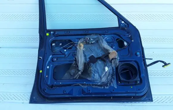 Mitsubishi Pajero Sport I Front door manual window regulator 