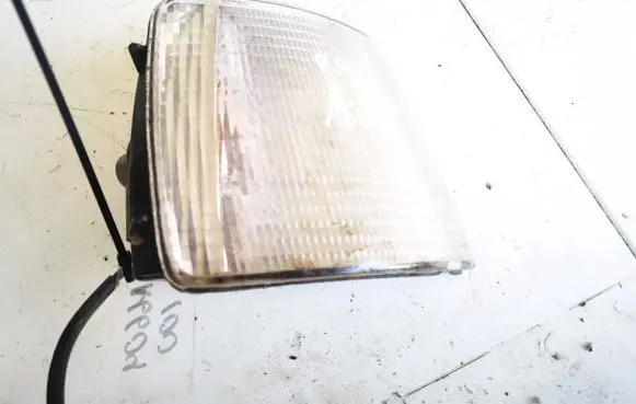 Volkswagen PASSAT B3 Front indicator light 357953050a