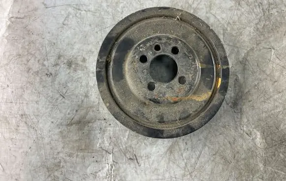 Volkswagen Golf Plus Crankshaft pulley 03G105243