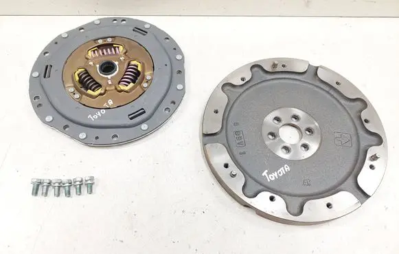Toyota Yaris Clutch set kit 9J142275