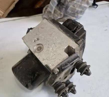 Volkswagen PASSAT B5.5 ABS Pump 3c0614095p