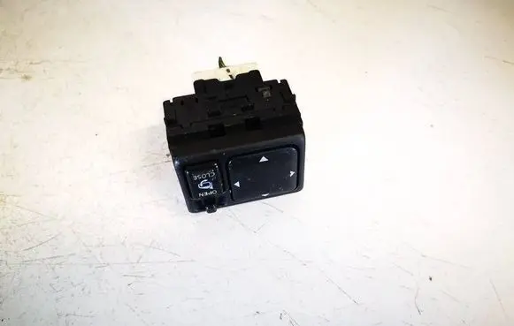 Nissan X-Trail T30 Wing mirror switch