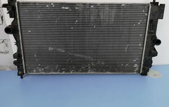 Opel Astra J Coolant radiator 13267662 1300298 630763
