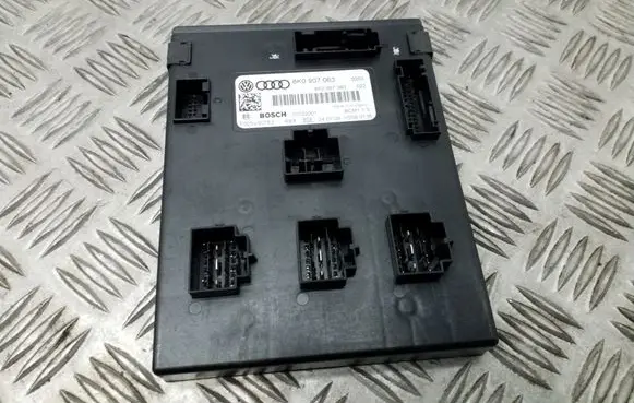 Audi A4 S4 B8 8K Comfort/convenience module 8K0907063