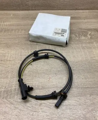 Peugeot 107 ABS wheel speed sensor 895420H010 4545E1