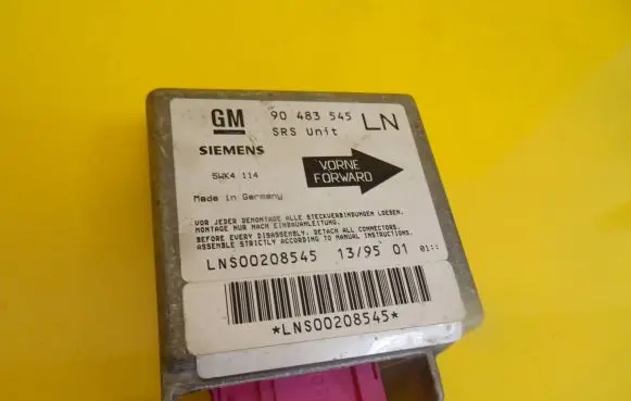 Opel Corsa B Airbag control unit/module 90483545