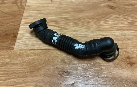 Volkswagen Caddy Breather hose/pipe 03G103493D 446232