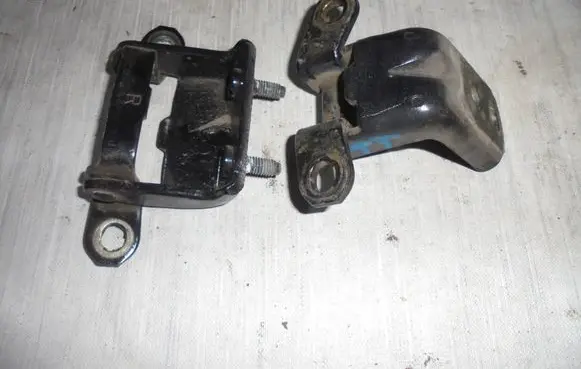Nissan Navara D40 Rear door hinge set 