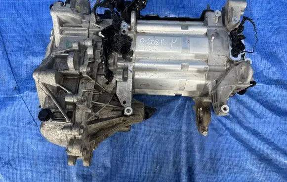 Peugeot 208 II Electric car motor ZK01 9849331610 9849341480