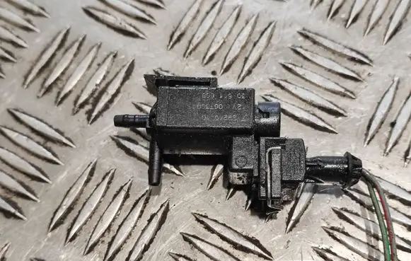 Volvo XC90 Turbo solenoid valve 72224010
