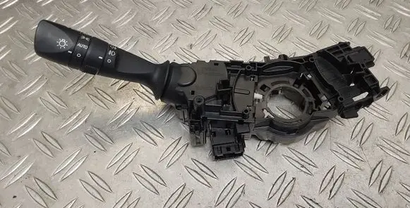 Toyota RAV 4 (XA40) Indicator stalk 3325017F744 K83