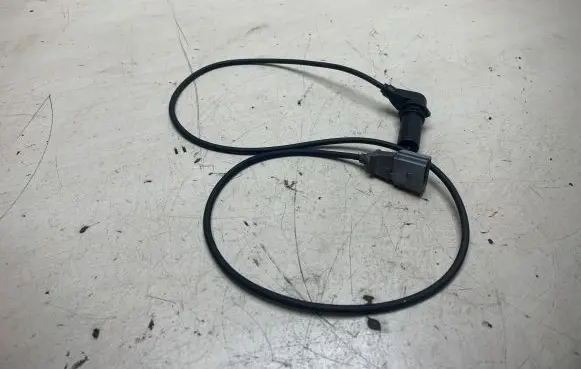 Volkswagen PASSAT B5.5 Crankshaft speed sensor 