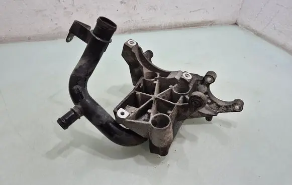 Audi Q7 4L Power steering pump mounting bracket 059145169AD