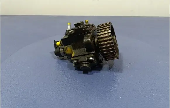 Opel Insignia A Fuel injection high pressure pump 55574632