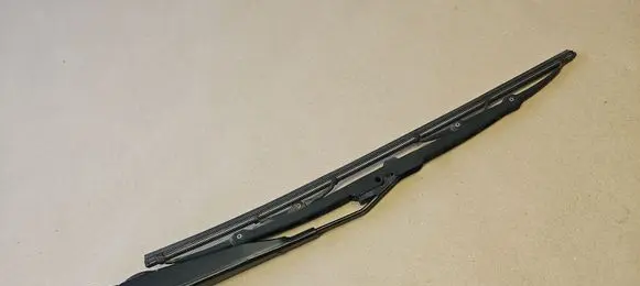 Chrysler Town & Country V Rear wiper blade arm 05182380