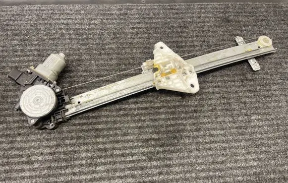 Subaru XV I Front door window regulator with motor CM012560 7243