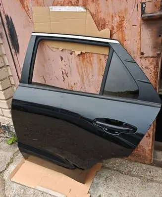 KIA Niro Rear door