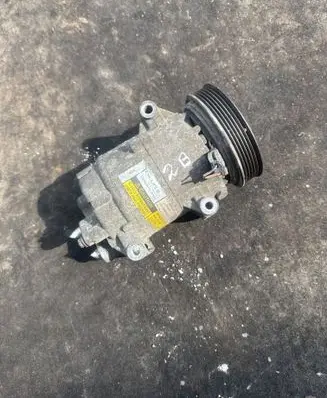 Renault Megane II Air conditioning (A/C) compressor (pump) 8200050141 01139026 01063200334A
