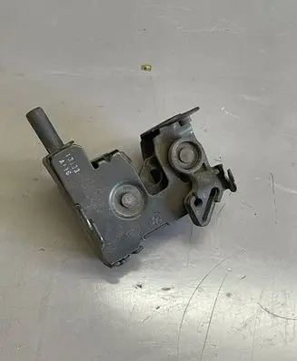 BMW 7 E65 E66 Engine bonnet/hood lock/catch 8240599