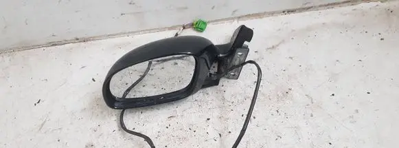 Volkswagen New Beetle Front door electric wing mirror 