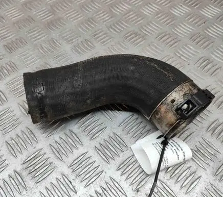 Volvo XC90 Intercooler hose/pipe 31657743