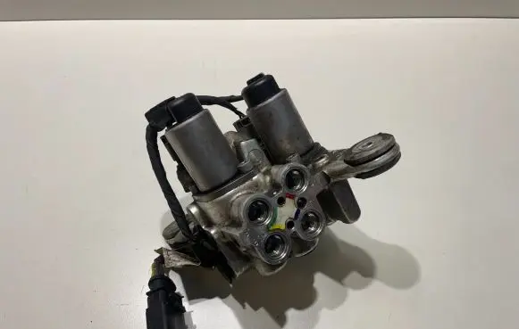 Porsche 911 991 Air suspension valve block 99135907702