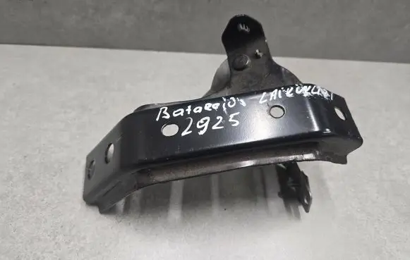 Nissan Leaf II (ZE1) Hybrid/electric vehicle battery bracket