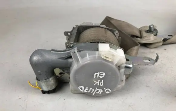 Subaru Outback Front seatbelt