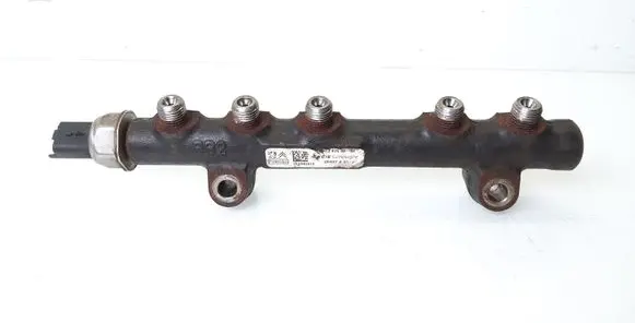 Ford Focus Fuel main line pipe 28497Z01 151392472